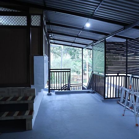Malpans Mansion Hotel เนดุมบัสเซรี ภายนอก รูปภาพ