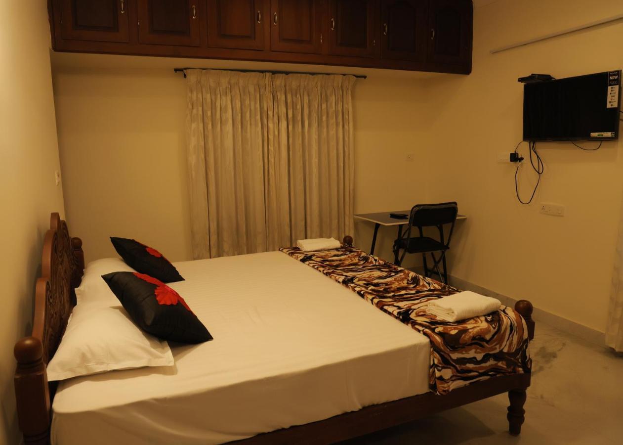 Malpans Mansion Hotel เนดุมบัสเซรี ภายนอก รูปภาพ